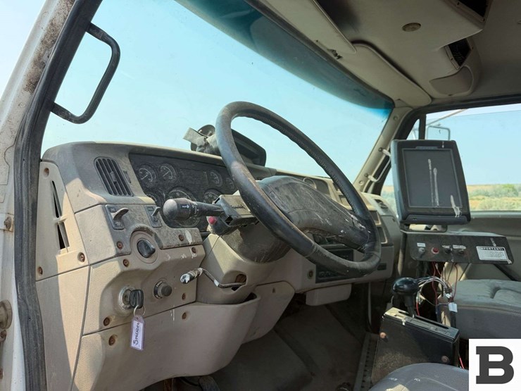 2007-sterling-l8500-image-61