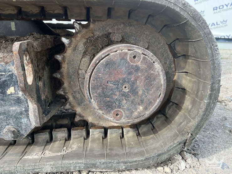2016-caterpillar-303-image-17