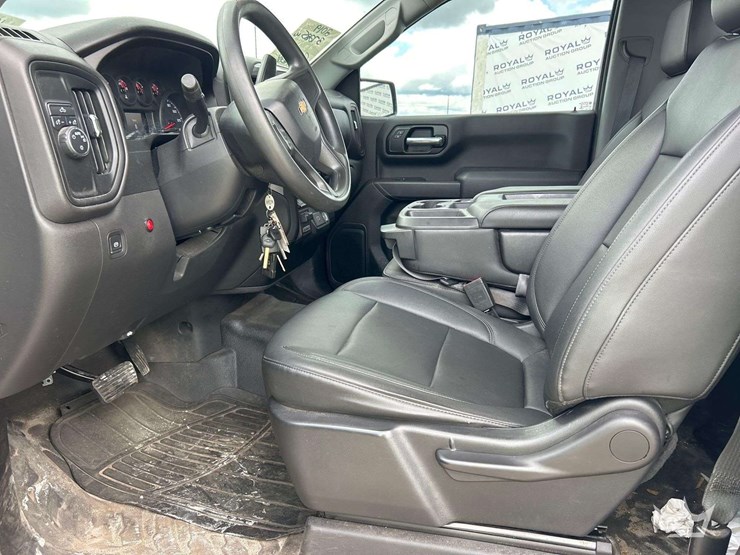 2019-chevrolet-silverado-1500-image-13