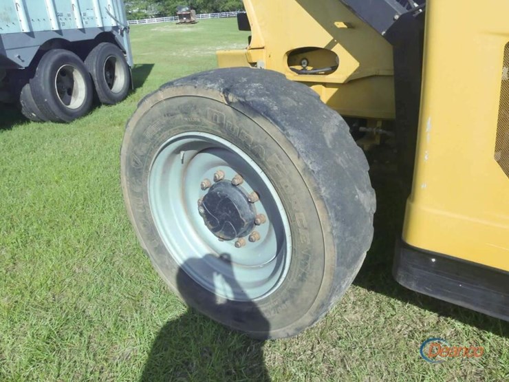 2015-caterpillar-tl642c-image-8