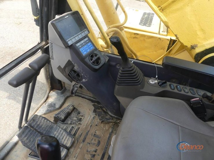 2016-komatsu-pc210-lc-11-image-12