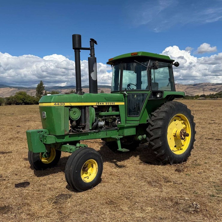 1977 JOHN DEERE 4430