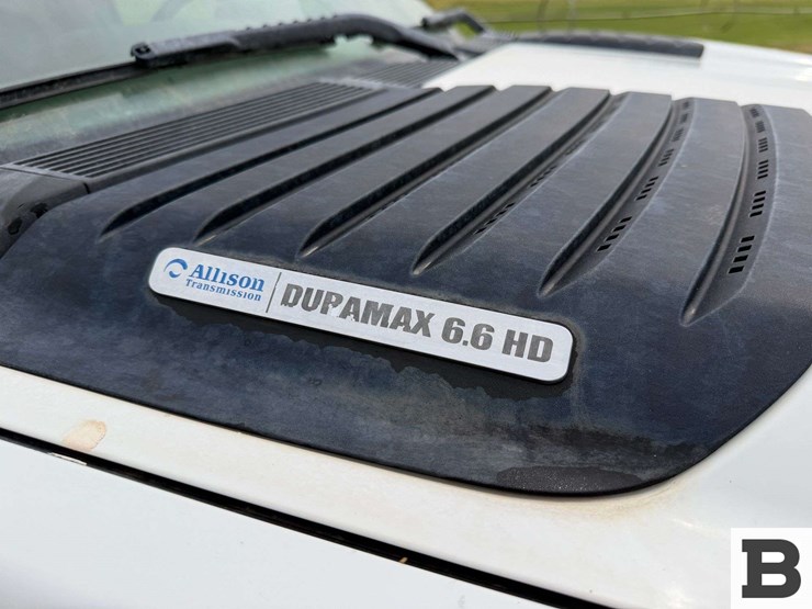 2012-chevrolet-silverado-2500hd-image-9