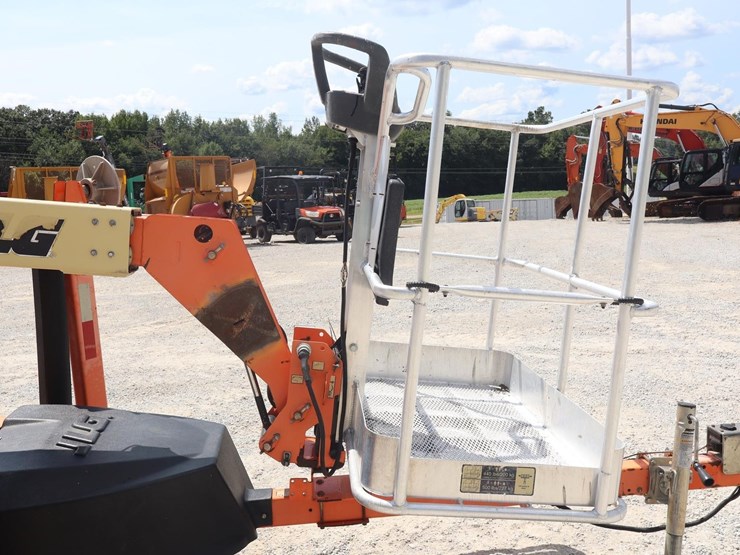 2016-jlg-t350-image-16