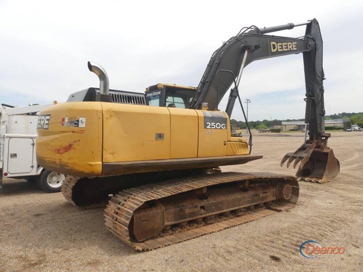 deere-250-p-tier-image-3