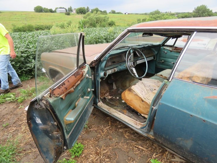 1966-chevrolet-impala-4dr-ht-image-12