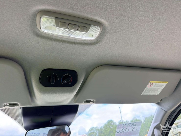 2019-ford-transit-image-12