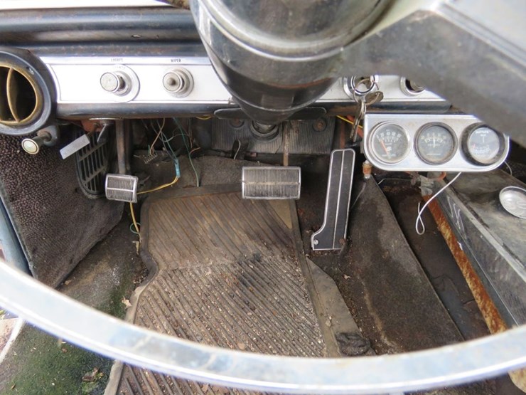 1965-chevrolet-impala-ss-2dr-ht-image-12