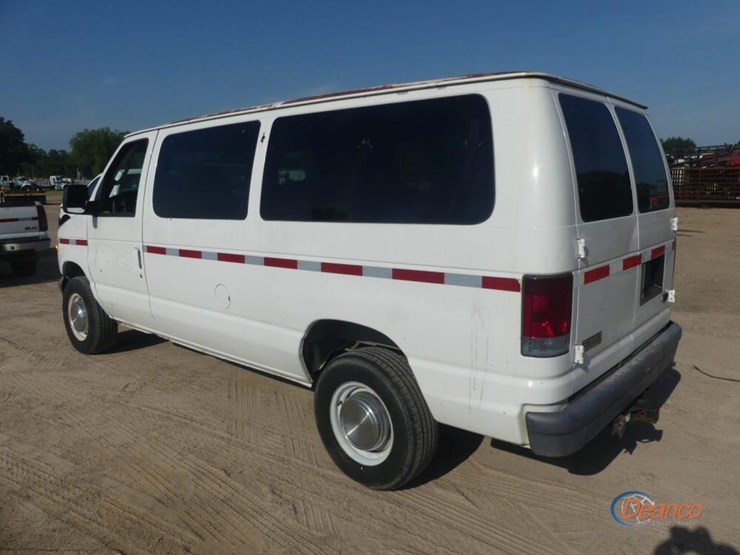 2005-ford-e350-image-3