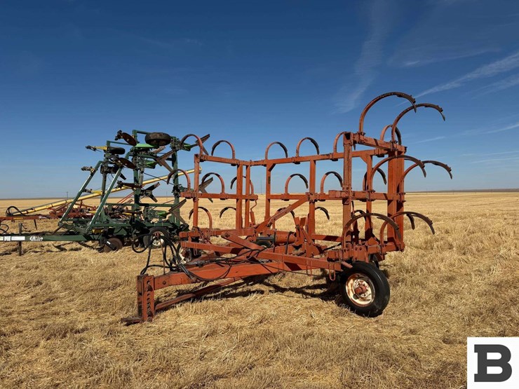 allis-chalmer-800-chisel-plow-image-1