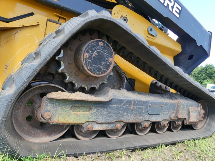 2019-deere-331g-image-6