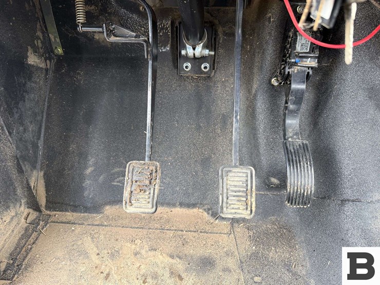 2022-mahindra-roxor-4x4-utv-image-37