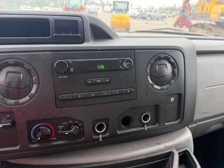 2014-ford-e450-image-16