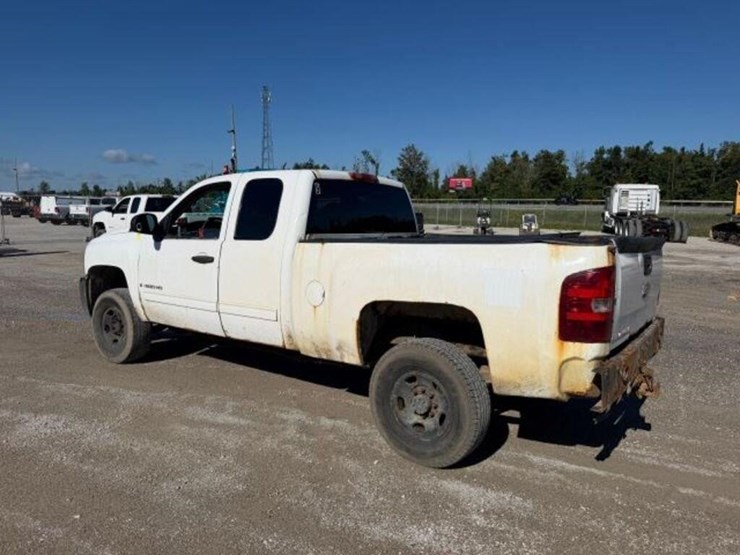 2009-chevrolet-silverado-2500hd-image-4