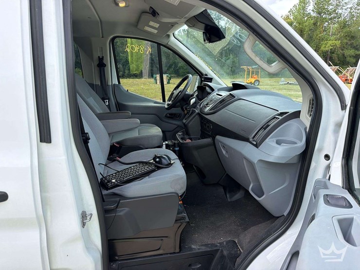 2019-ford-transit-image-17