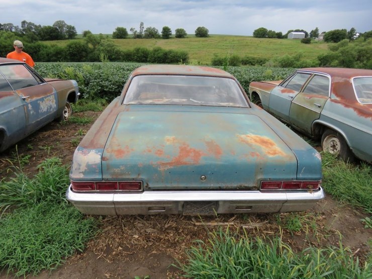 1966-chevrolet-impala-4dr-ht-image-5