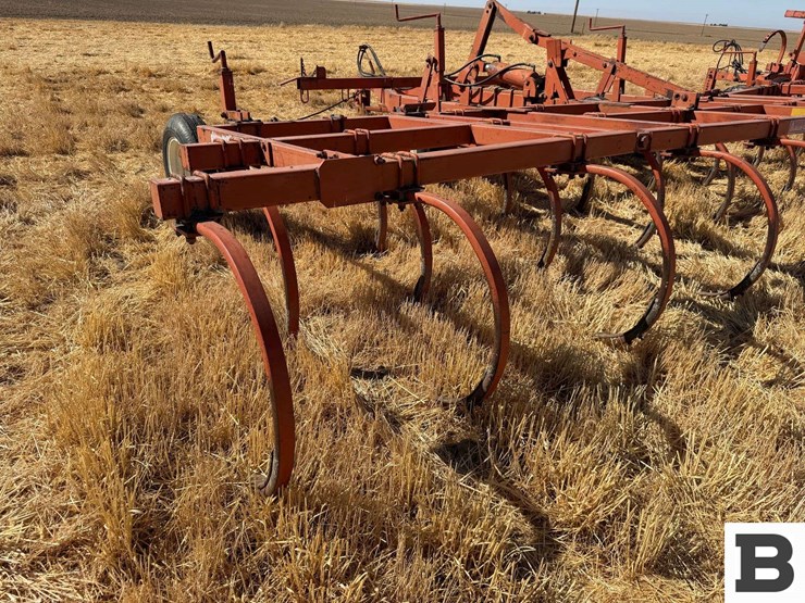 allis-chalmer-800-chisel-plow-image-21