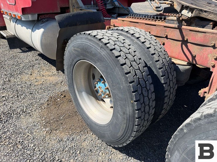 1989-peterbilt-379-image-23