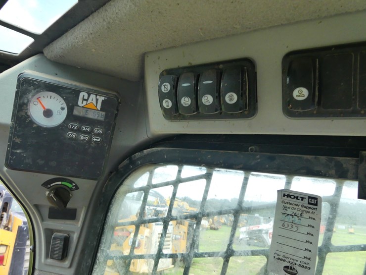 2015-caterpillar-262d-image-15
