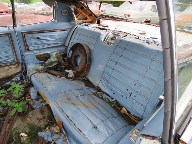 1966-chevrolet-caprice-2dr-ht-image-10