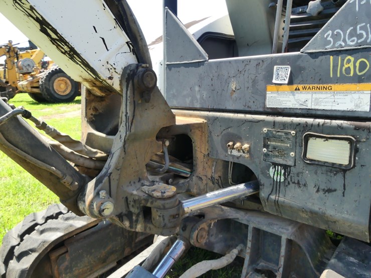 2011-bobcat-e32-image-11