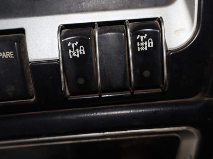 2011-kenworth-t800-image-37