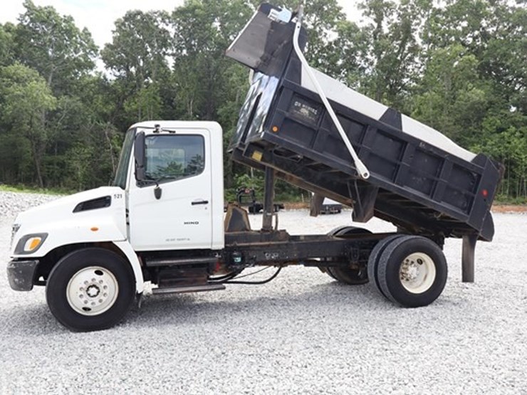 2005-hino-268-image-9