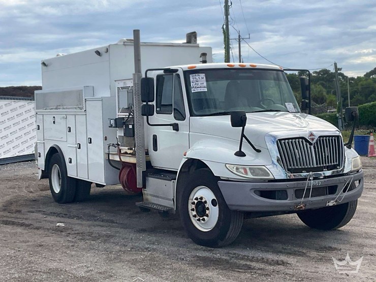 2016-international-durastar-4300-image-2