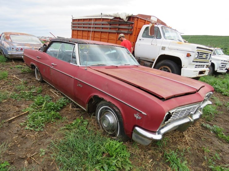1966-chevrolet-caprice-4dr-ht-image-3