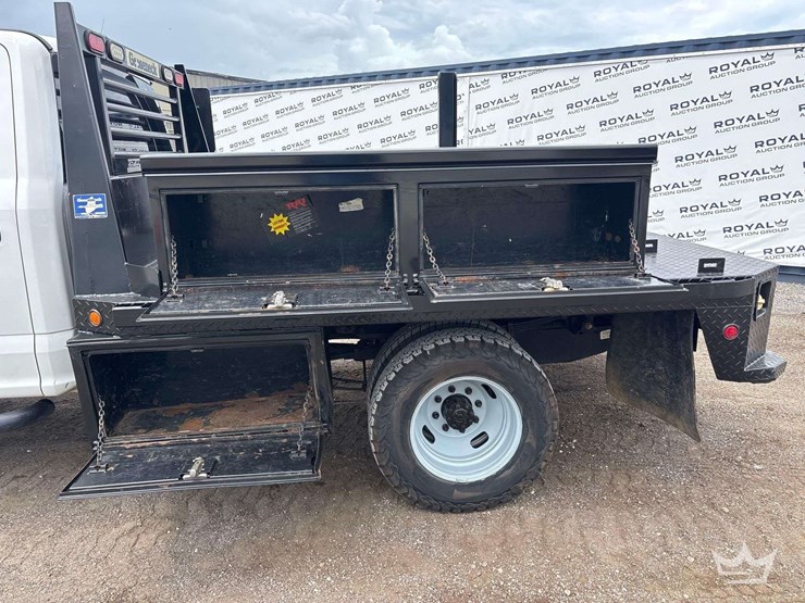2019-utility-flatbed-image-19