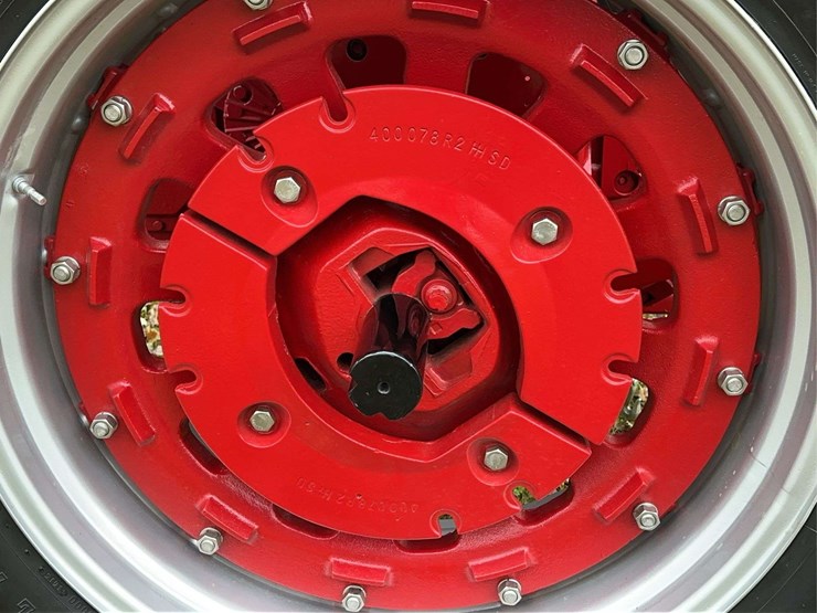 1970-1026-farmall-hydro-row-crop-golden-demonstrator-image-56