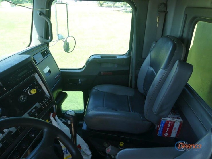2009-kenworth-t800-image-18