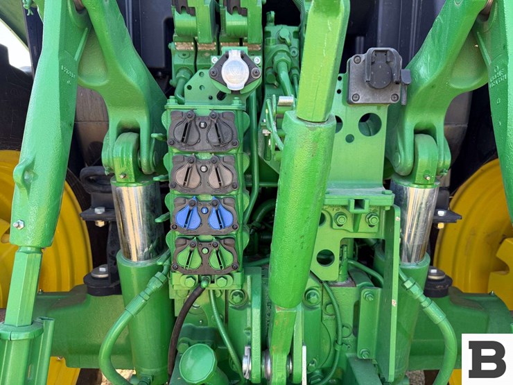 2016-john-deere-6155r-image-45
