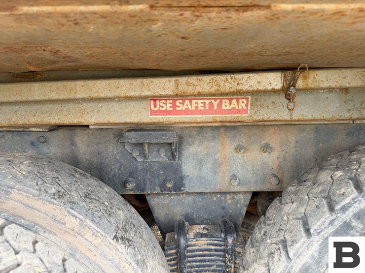 1988-mack-rd688s-image-19