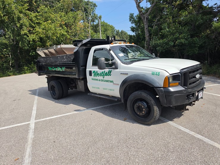 2006-ford-f550-image-21