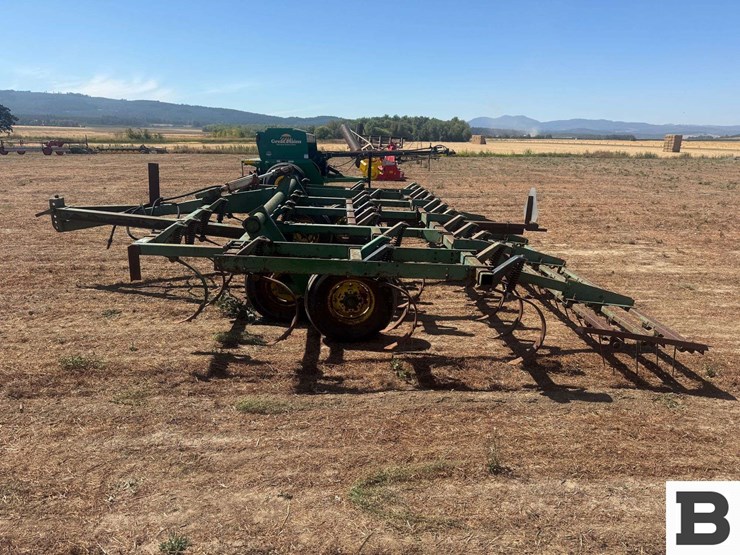 john-deere-16-image-2