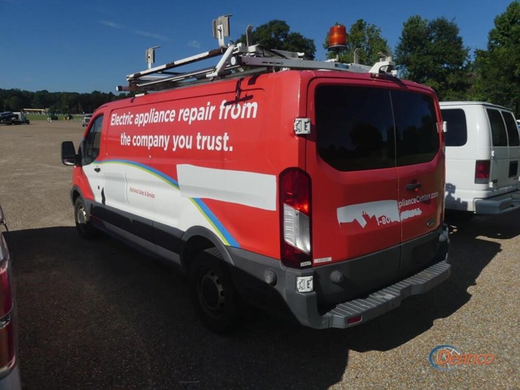 2015-ford-transit-image-3