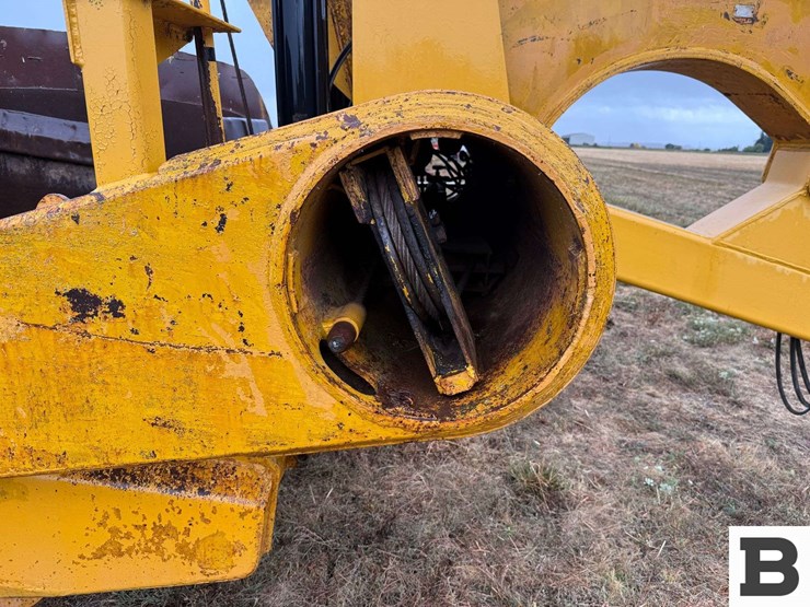 caterpillar-60-image-36