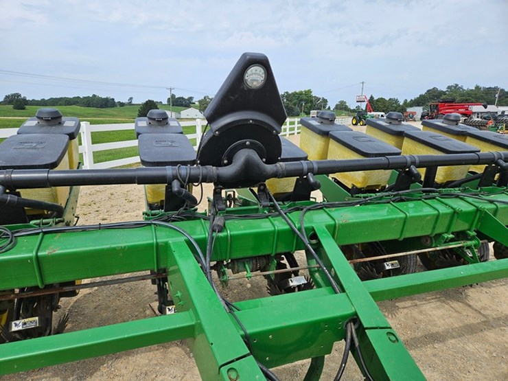john-deere-7200-image-13