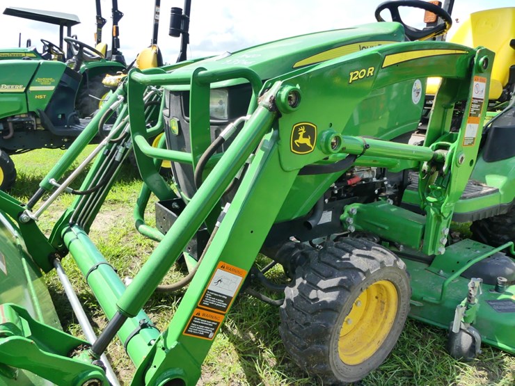 2021-john-deere-1025r-image-11