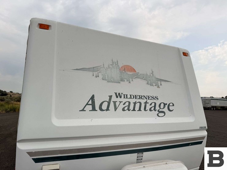 2004-fleetwood-wilderness-advantage-travel-trailer-image-10