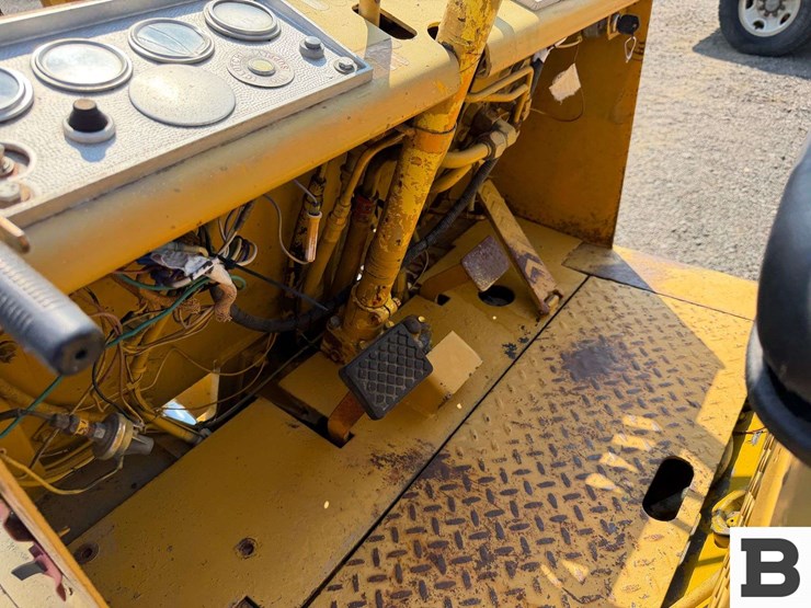 caterpillar-v40b-image-15