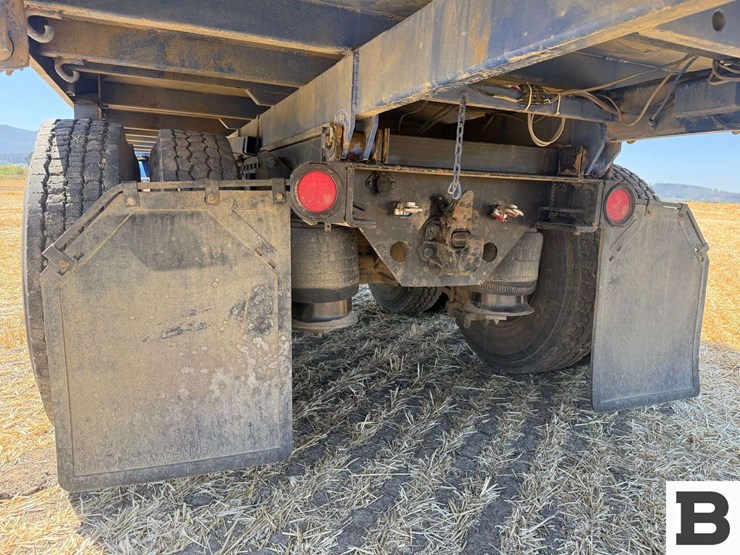 1997-freightliner-fl80-image-30