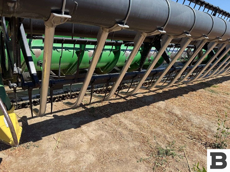 2012-john-deere-625f-image-32