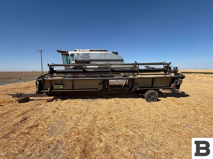1981-allis-chalmers-gleaner-n-series-header-image-2