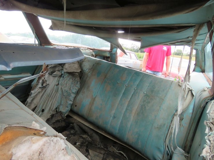1965-chevrolet-impala-4dr-wagon-image-8