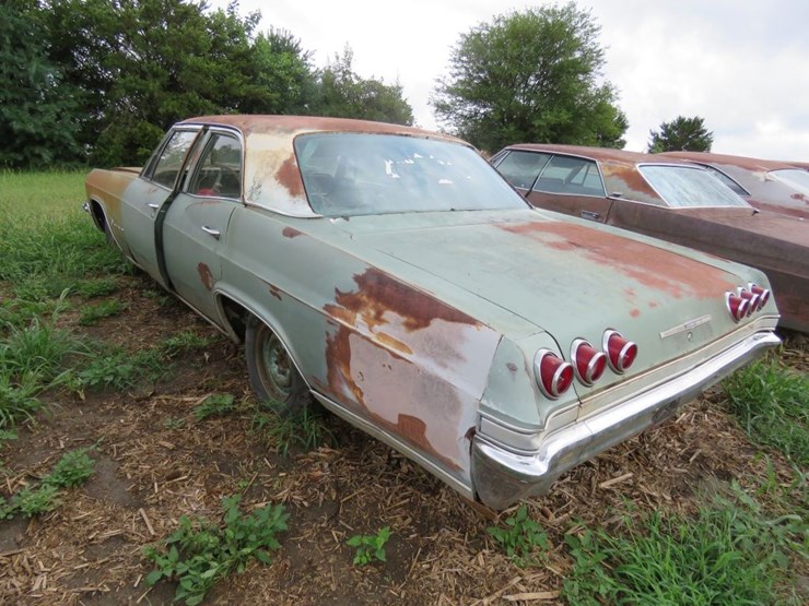 1965-chevrolet-impala-4dr-sedan-image-5
