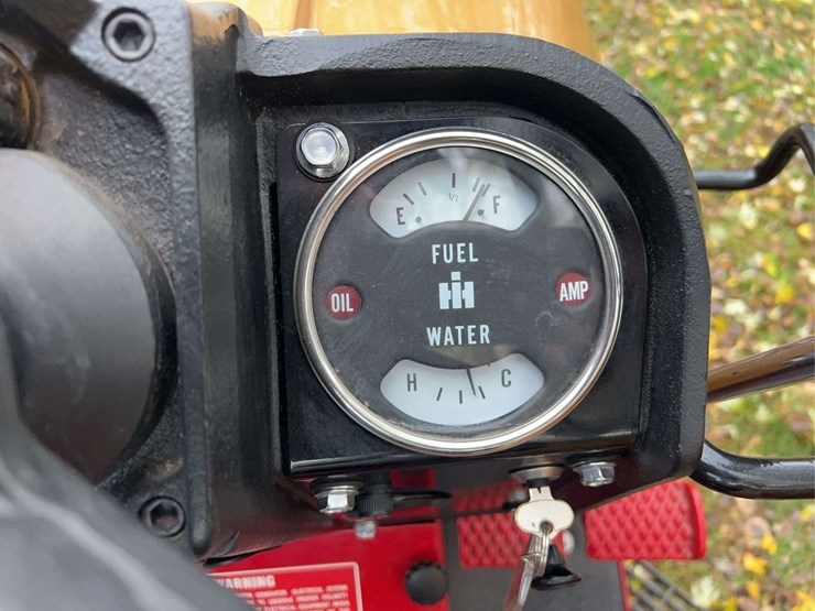 1970-farmall-544-hydro-gas-row-crop-golden-demonstrator-image-69