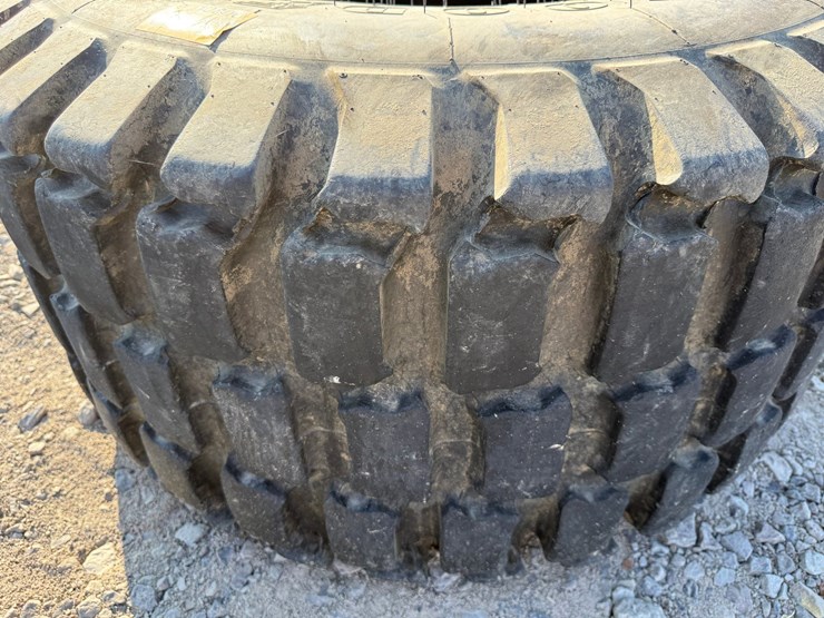 #40806-•-21.5-x16-tractor-tire-inv#40806-image-5