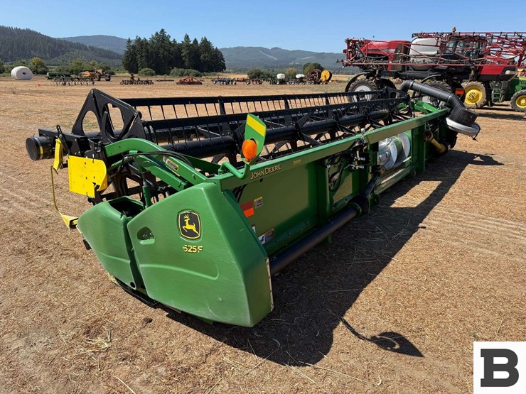 2012-john-deere-625f-image-3